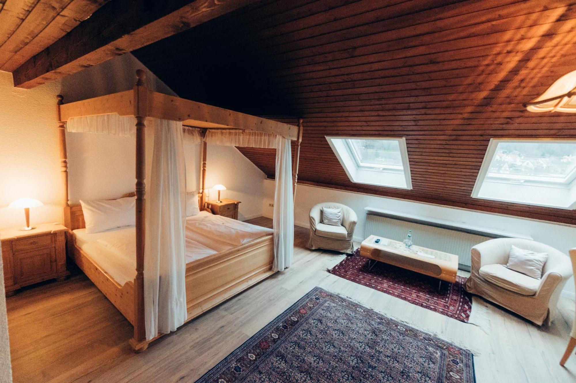 Gasthof Hotel Zur Post Egloffstein Extérieur photo