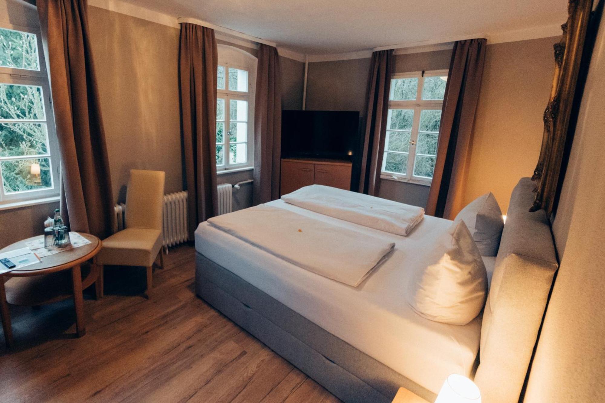 Gasthof Hotel Zur Post Egloffstein Extérieur photo