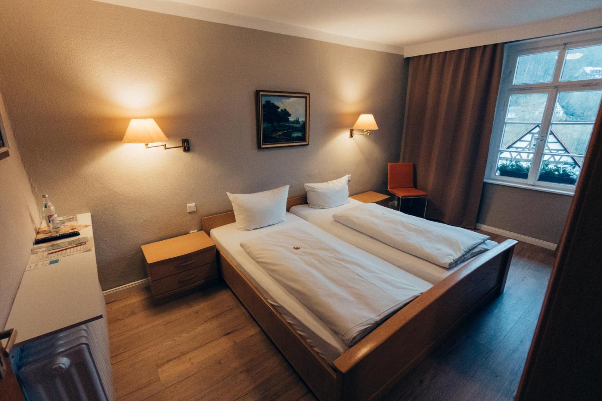 Gasthof Hotel Zur Post Egloffstein Extérieur photo